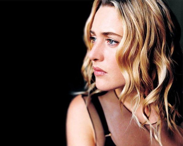 Kate Winslet dianugerahi gelar kehormatan dari Ratu Inggris thumbnail