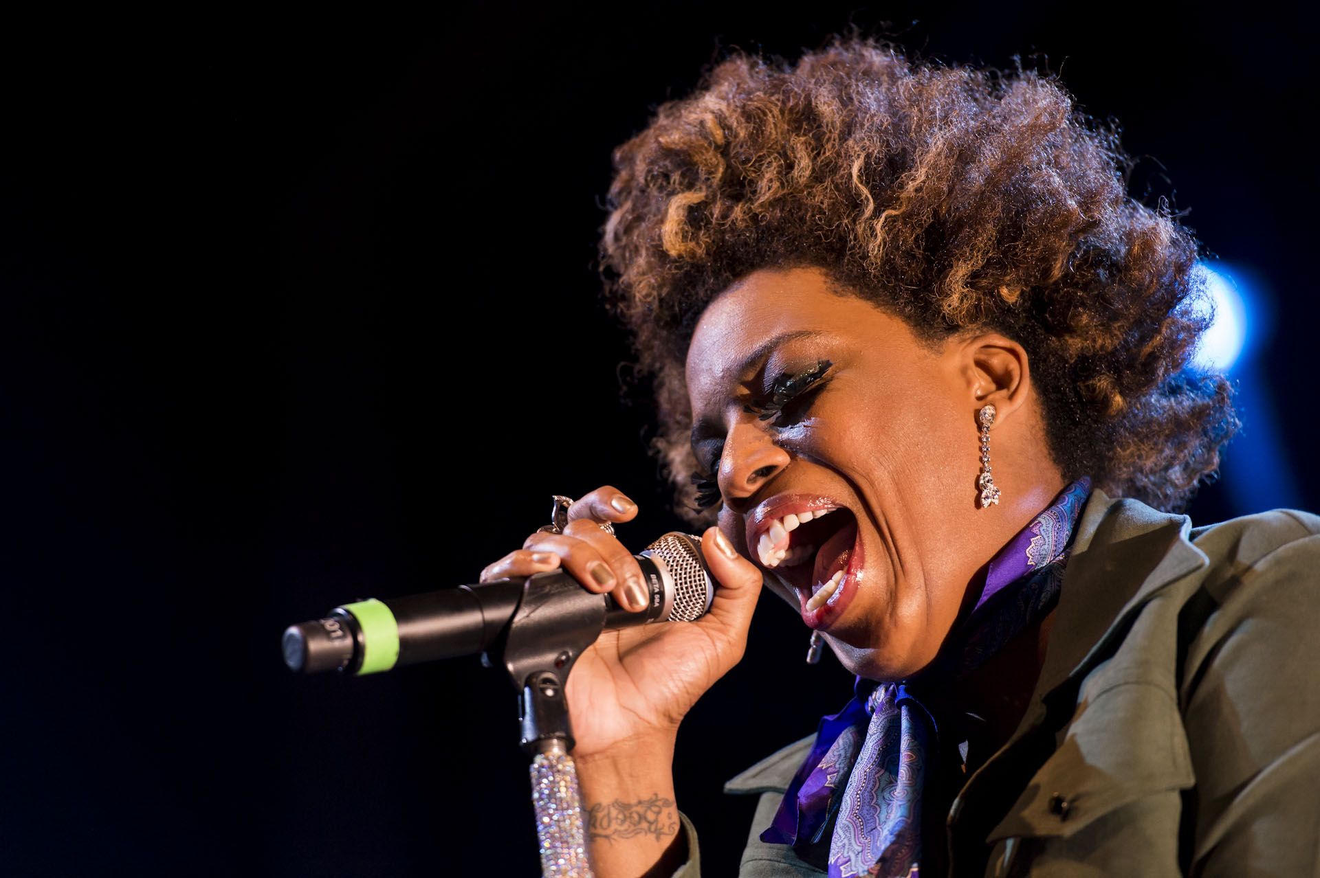 Macy Gray, Si Suara Serak Yang Unik thumbnail