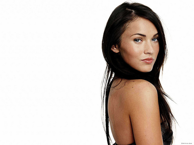 Megan Fox Ga Betah di Twitter thumbnail