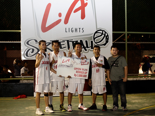 Muba Sky Mendominasi Open Run L.A Lights Streetball in Palembang thumbnail