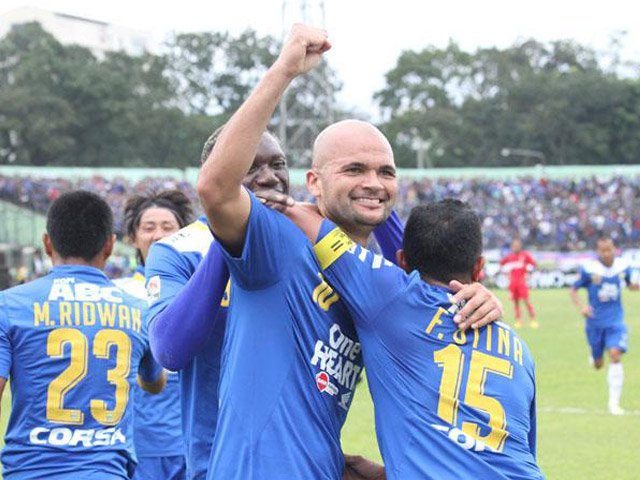 Sergio van Dijk Fokus ke Derby Bandung