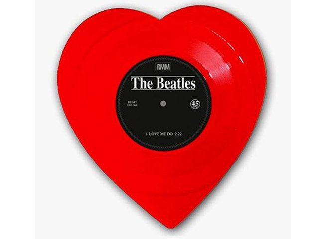 Single 'Love Me Do' The Beatles Dirilis Dalam Vinil Bentuk Hati