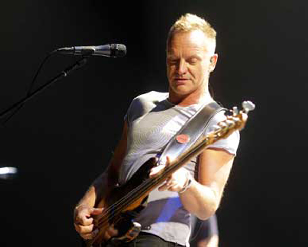 Sting Diminta Nyanyiin 'They Dance Alone'