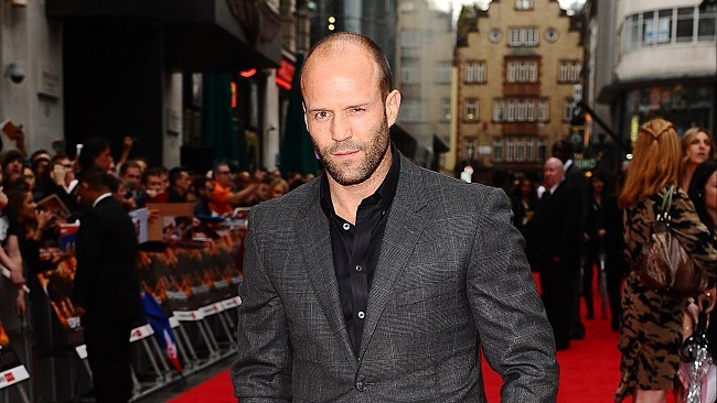 Syuting 'The Expendables 3', Jason Statham Hampir Tewas?! thumbnail