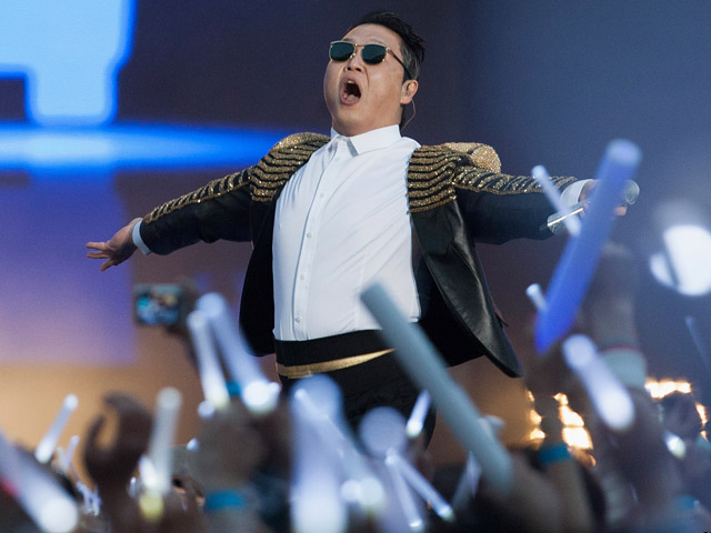 Tungguin, PSY Konser Perdana di Indonesia! thumbnail