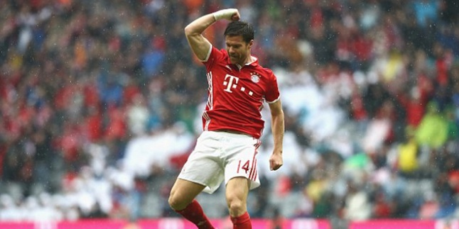 Xabi Alonso Mau Pensiun di Allianz Arena