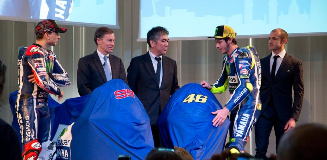 Yamaha M1 Hangatkan Suasana Perang Rossi dan Lorenzo (Part -2)