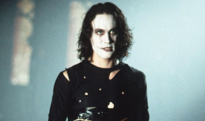 the crow adaptasi modern dari novel grafis klasik