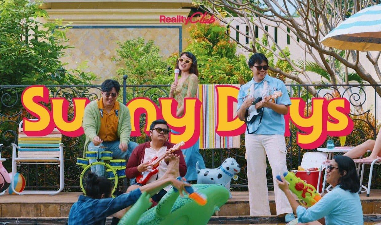 Reality Club Menyambut Hari Baru di Sunny Days