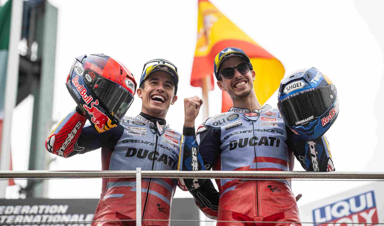 Marquez Brothers Naik Podium, The Spirit of Brotherhood!