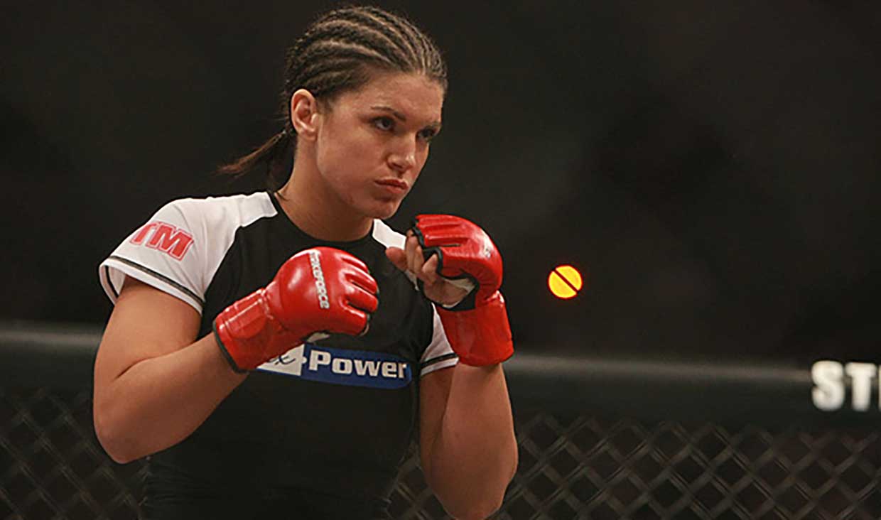 Gina Carano Sang Mantan Bunga Octagon