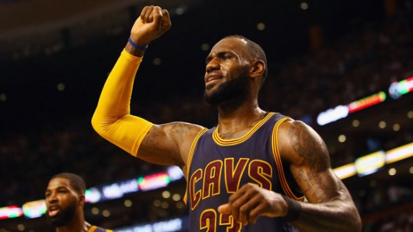 LeBron James Bertahan Di Cavaliers